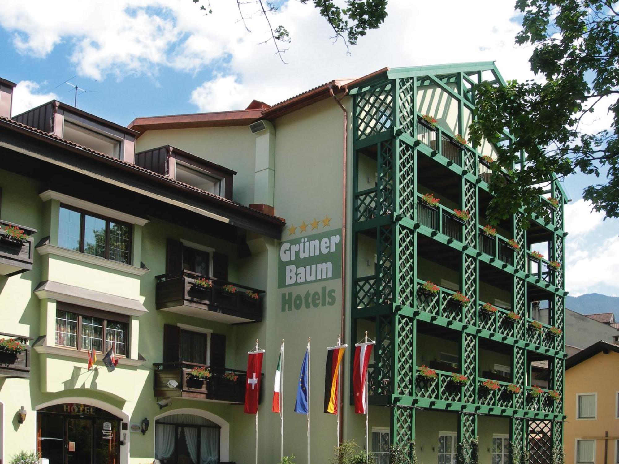 Hotel Grüner Baum Bresanona Exterior foto